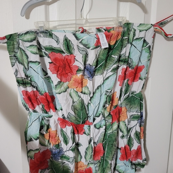 Forever 21 Plus Size Romper Womans Size 2X Palm Tree And Flowers Tie Sleeves - Picture 4 of 5